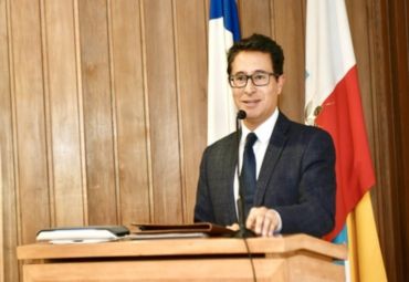 Profesor Antonio Faúndez Académico de la Escuela de Comercio fue invitado a exponer a la Universidad Austral de Chile