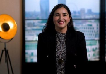 Desde Londres: Alumni ENE PUCV Carolina Martínez y su experiencia profesional en Europa