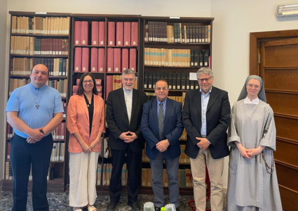 Decana de la Facultad de Teología visita la Santa Sede como parte de la delegación PUCV