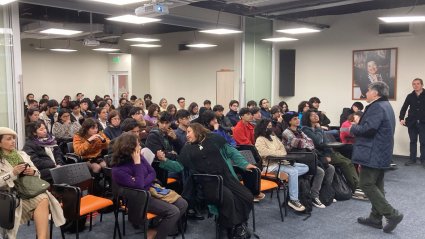 Charla de Osvaldo Cádiz para estudiantes IMUS