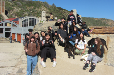 Estudiantes del Programa BETA PUCV descubren la historia y biodiversidad marina en salida a terreno en Quintay