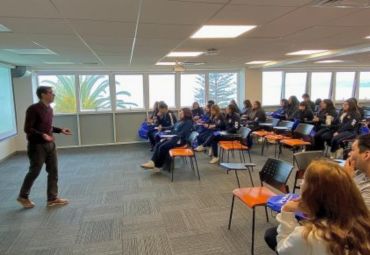 Taller de emprendimiento para estudiantes del Colegio Ana María Janer