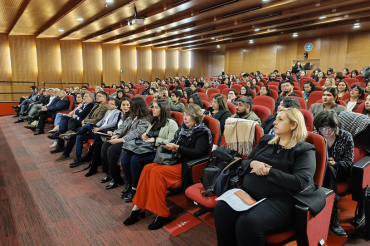 PUCV participa en jornada de la RESI sobre los apoyos para educar en Diversidad