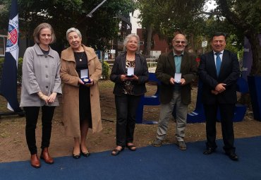 Destacado reconocimiento para ex integrantes del Instituto de Filosofía